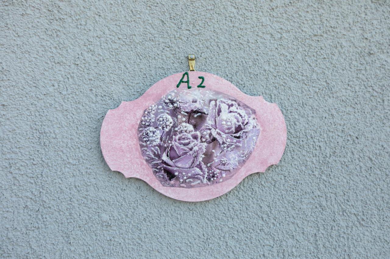 The House Of The Roses Apartment Геракини Екстериор снимка