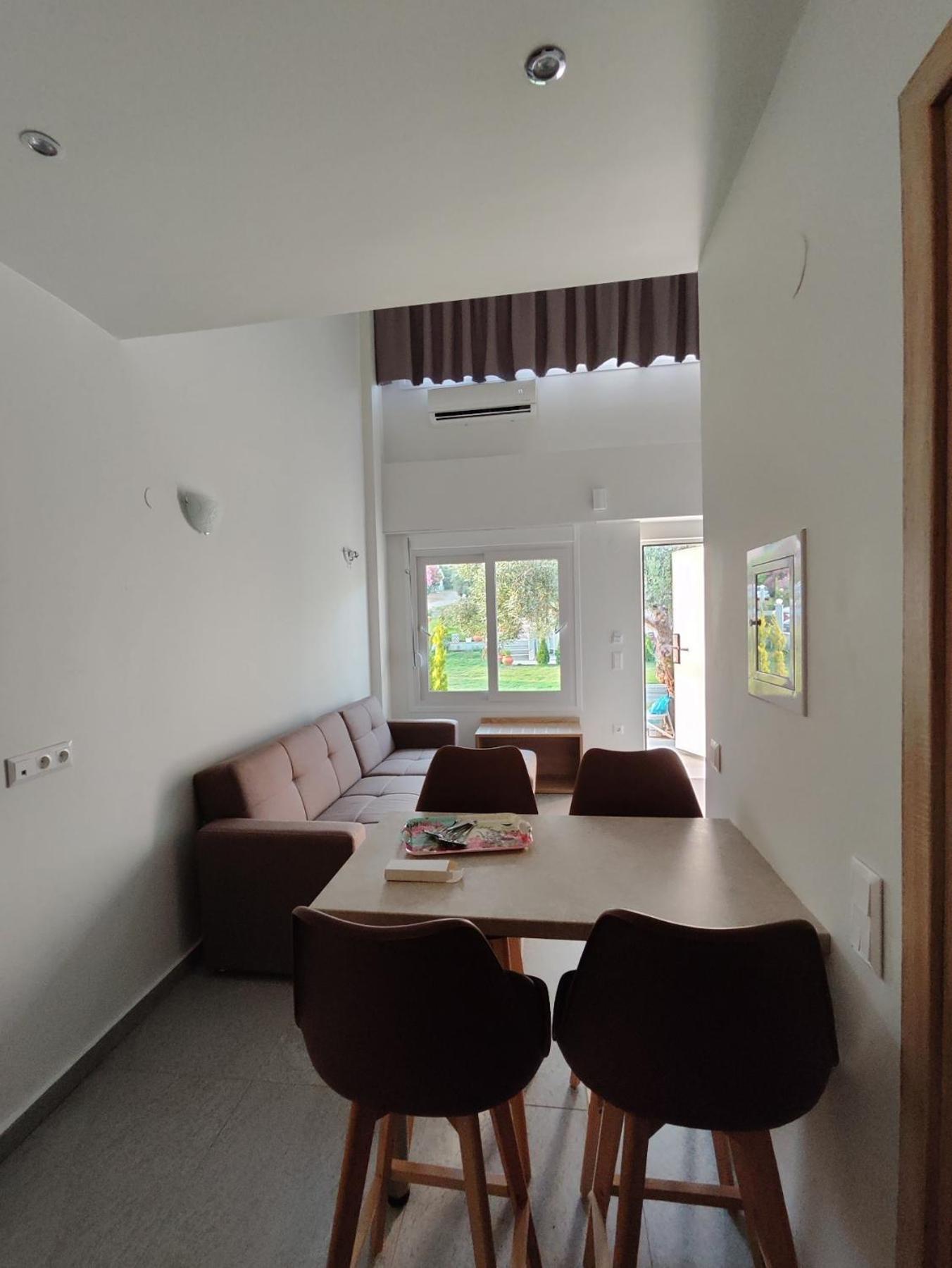 The House Of The Roses Apartment Геракини Екстериор снимка